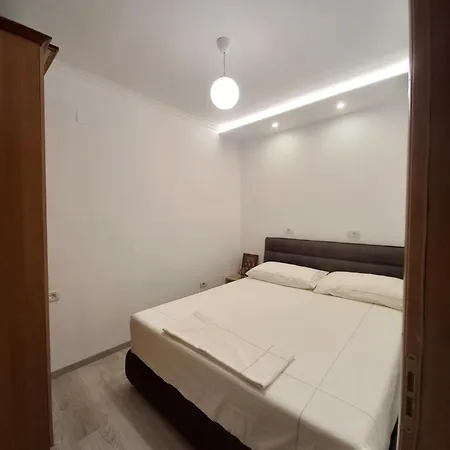 Flowers Guesthouse Tirana Exterior photo